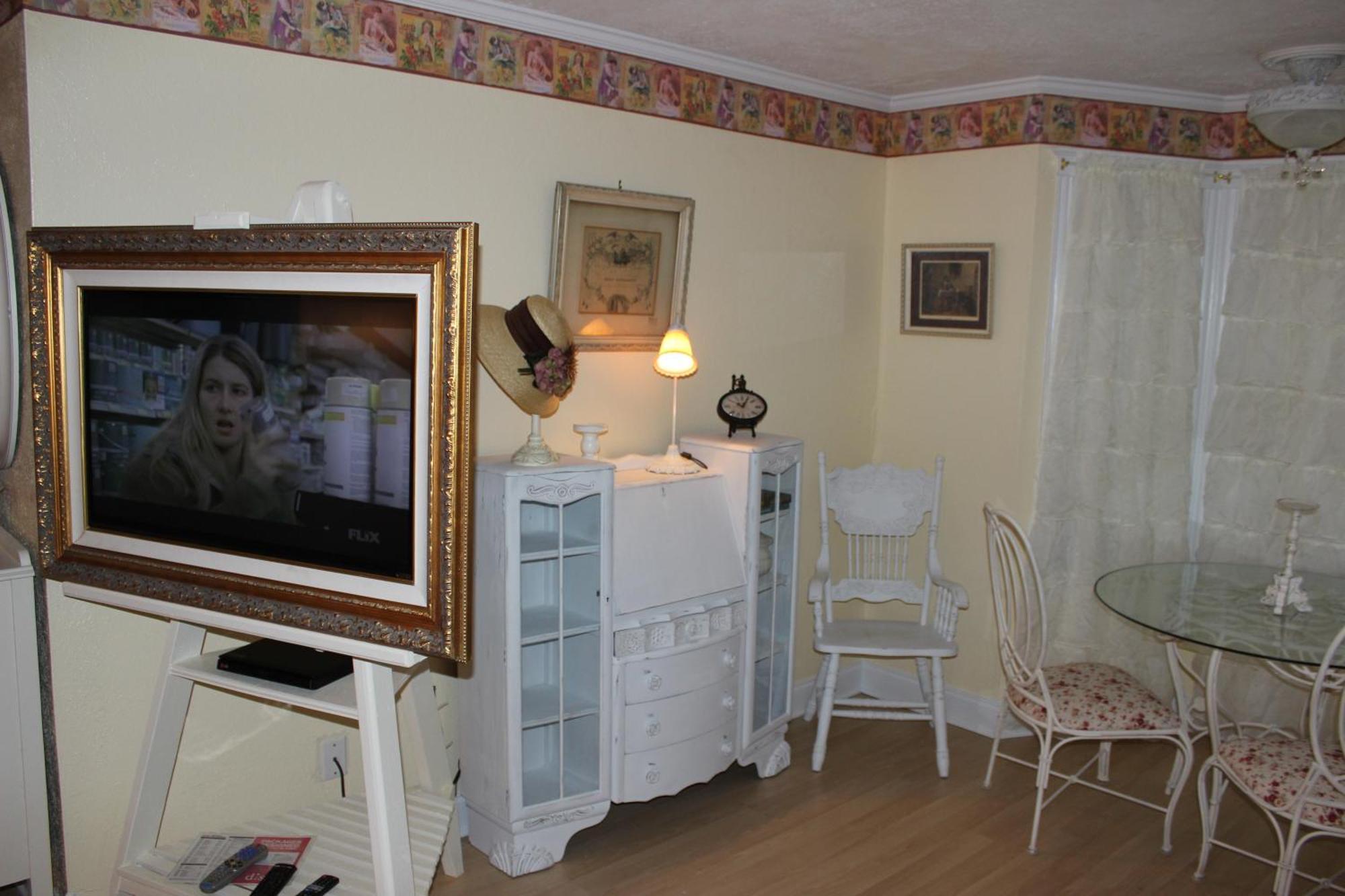 Book Nook Inn Lumberton Room photo