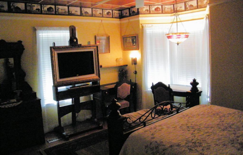 Book Nook Inn Lumberton Room photo