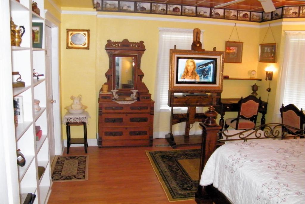 Book Nook Inn Lumberton Room photo